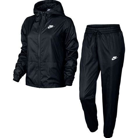 nike tracksuits for women.